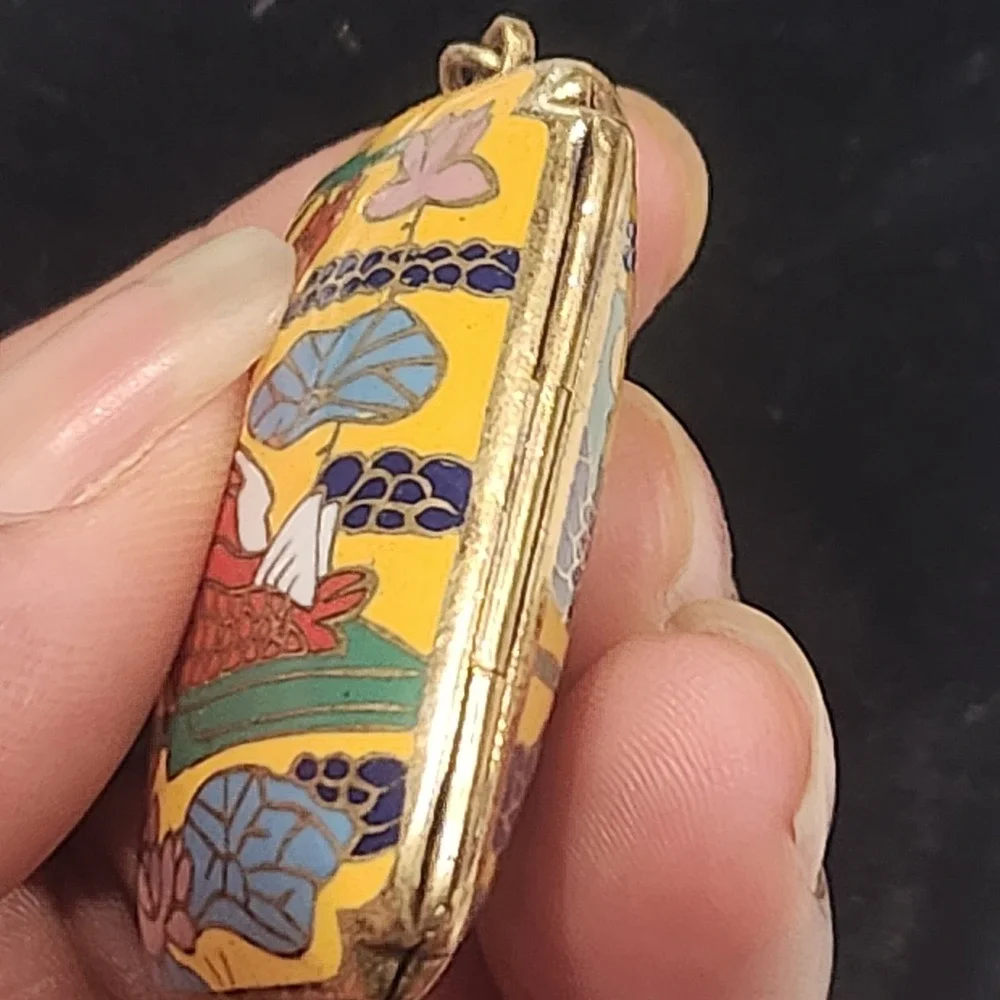 Vintage Cloisonne Locket Pendant Mandarin Duck Lotus Yellow Gold Tone - Picture 3 of 13